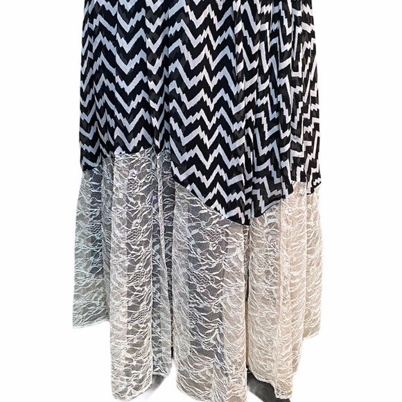 Bcbgeneration maxi skirt with lace - Picture 2 of 6